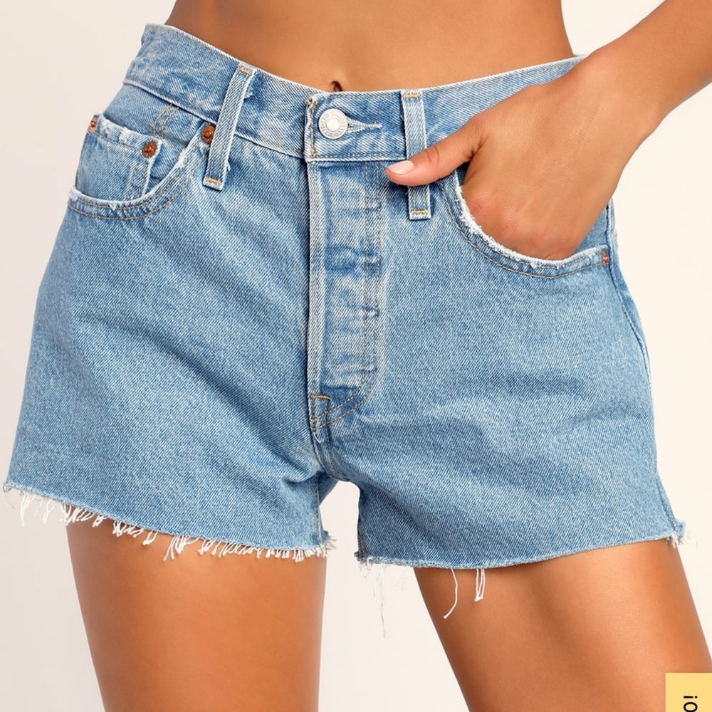 Women’s Levi’s 501 Frayed Hem Denim Shorts